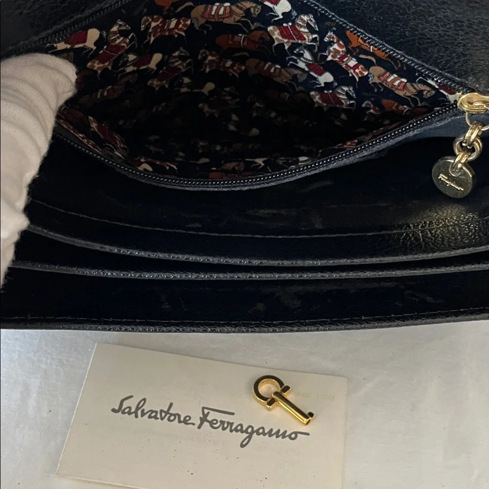 Ferragamo Vintage Black Leather Locking Portfolio/Wristlet Unisex